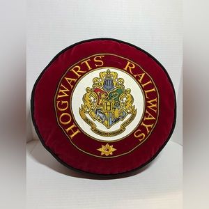 Hog warts railway pillow